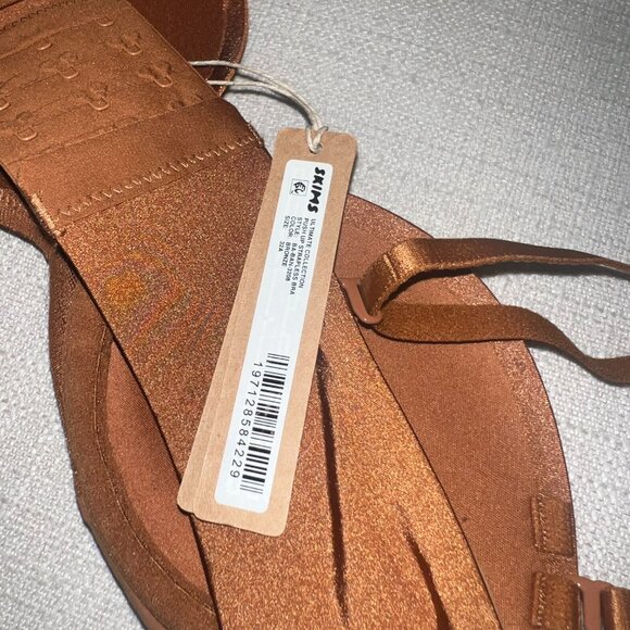 SKIMS Push Up Strapless Bra - 32A - Bronze - Picture 3 of 3